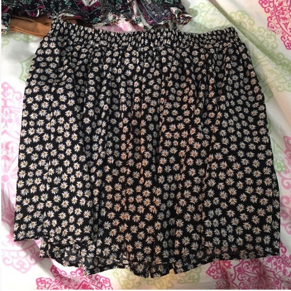PacSun floral mini flowy skirt